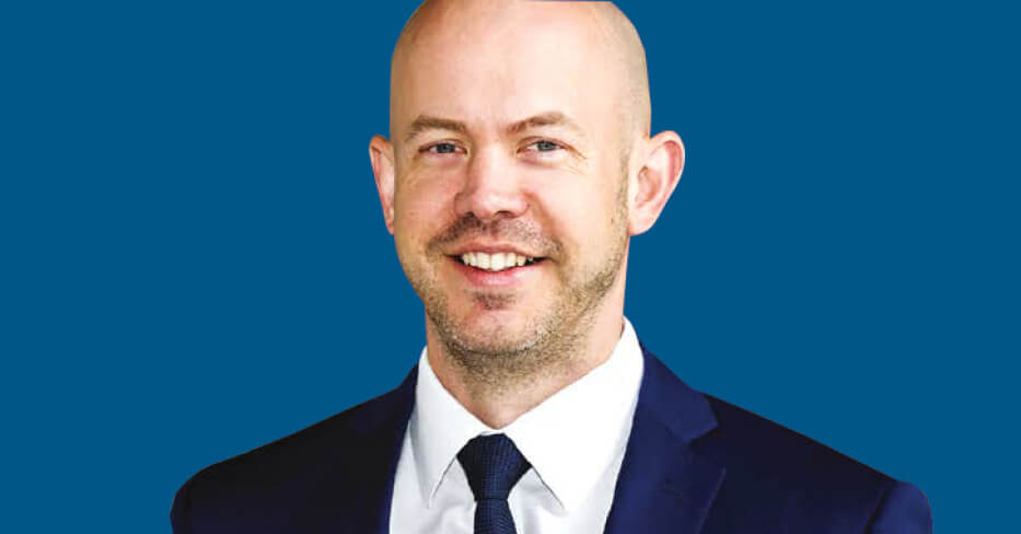 Gareth-blue-bg.jpg 